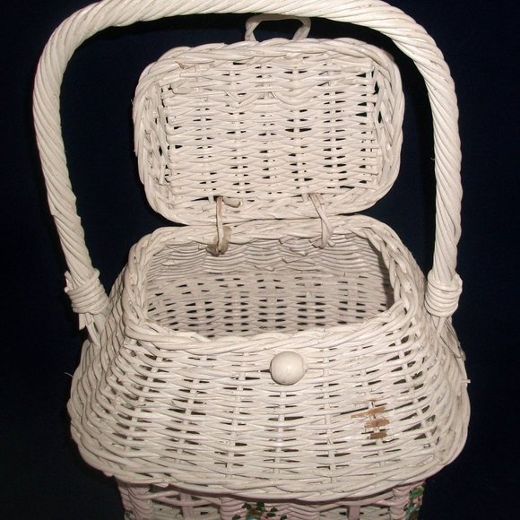 1 of a Kind Authentic Vintage 1960's Handpainted-Wicker Garden-Cottage Handbag - Picture 9 of 11